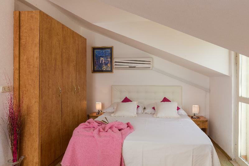 קאבטאט Apartments Carol Royal מראה חיצוני תמונה
